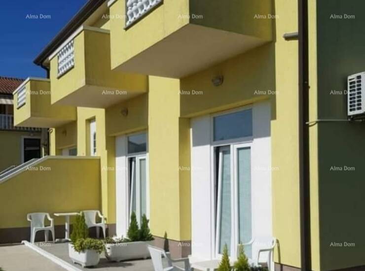 Umag, okolica.
Prodajemo samostojeću, apartmansku kuću sa 6 studio apartm...