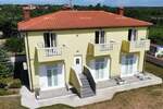 Umag, okolica.
Prodajemo samostojeću, apartmansku kuću sa 6 studio apartm... — fotografija 2