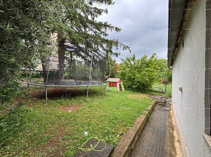 Prodaje se izvrsna privatna kuća u Puli.

Kuća se sastoji od dva odvojena... — fotografija 3
