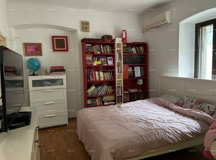 Prodaje se izvrsna privatna kuća u Puli.

Kuća se sastoji od dva odvojena... — fotografija 10