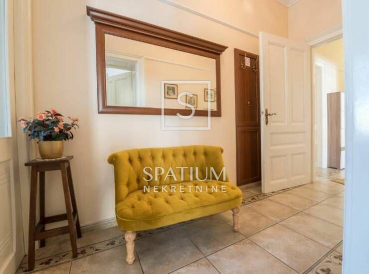 OPATIJA, STAN ZA NAJAM U STROGOM CENTRU — fotografija 4