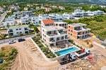 KAŠTEL SUĆURAC – DVOETAŽNI PENTHOUSE S PROSTRANOM TERASOM | NOVOGRADNJA — fotografija 3