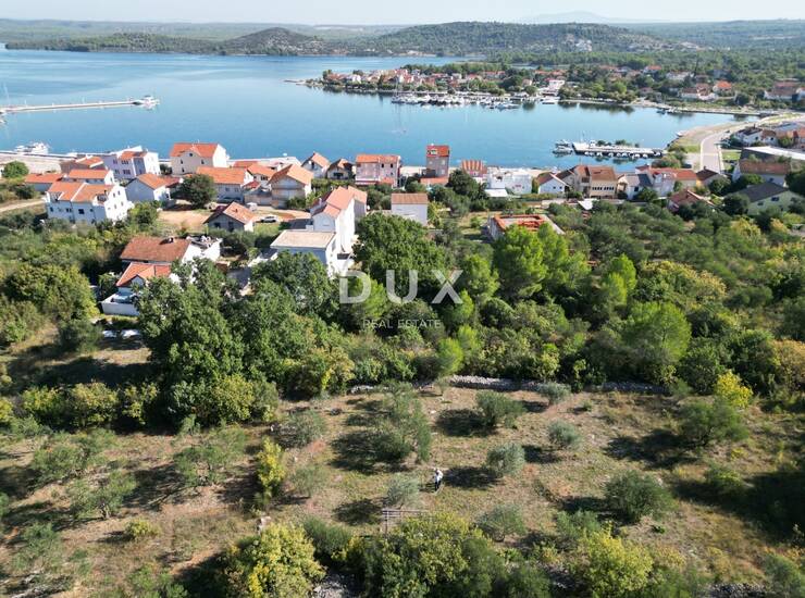 Bilice, građevinsko zemljište 645 m², pogled na more