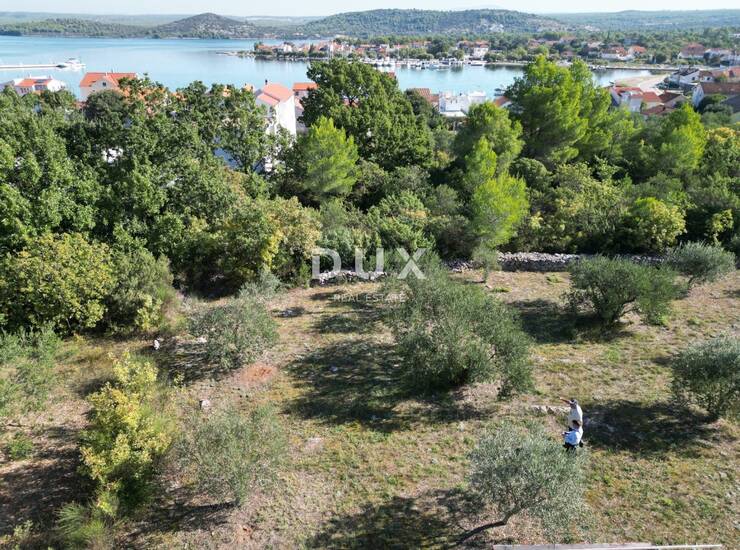 Bilice, građevinsko zemljište 645 m², pogled na more — fotografija 2