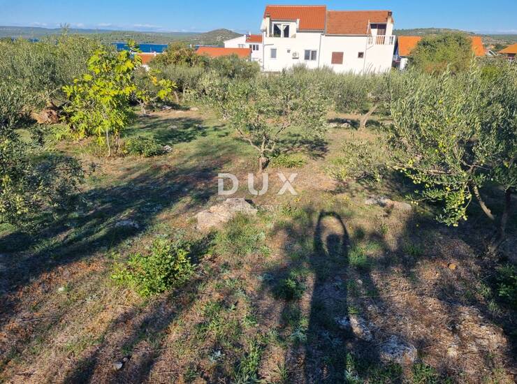 Bilice, Stubalj, građevinsko zemljište, 913 m², 120m od mora — fotografija 4