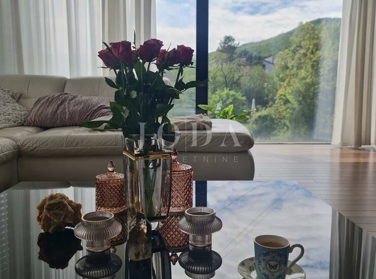 Matulji, dvojna kuća novije gradnje s garažom i pogledom na more — fotografija 4