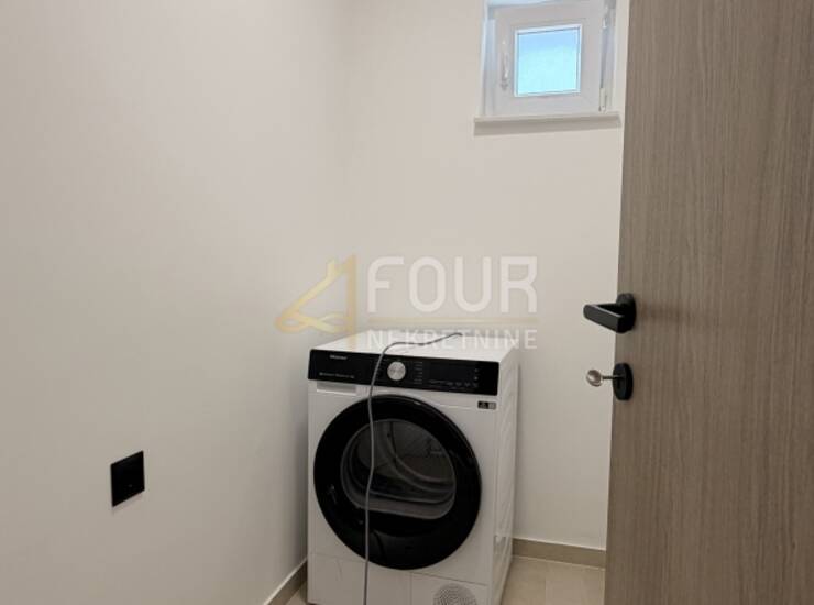 Rijeka, Škurinje, 1s+db, balkon, pogled na more — fotografija 5