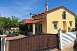 Ekskluzivno-samo u našoj ponudi! Vila - Linardići