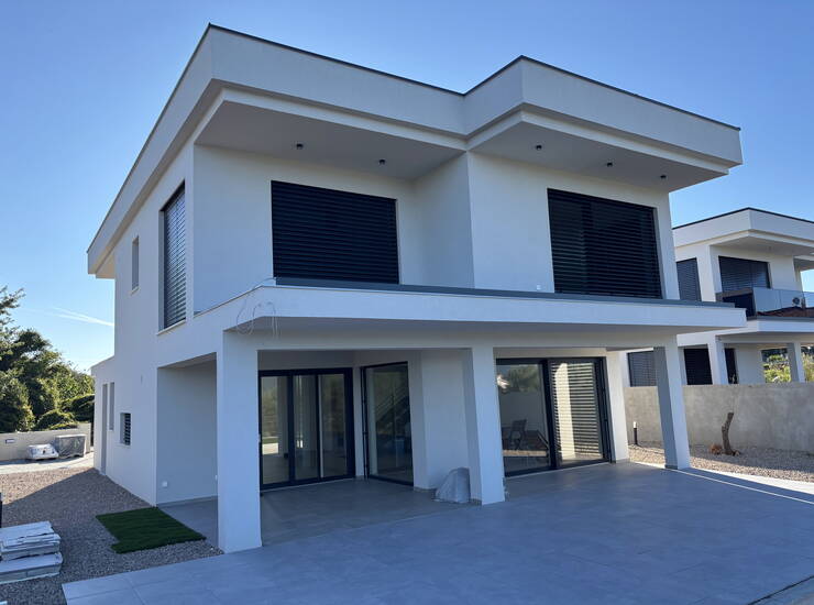 Istra, Kanfanar, Moderna vila s bazenom i pogledom na more