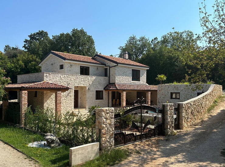 Istra, Kanfanar, Luksuzna vila s bazenom i pogledom na more