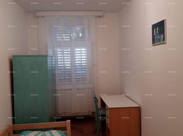 Prodaja stana – 80 m², odlična lokacija

Prodaje se prostran i svijetao... — fotografija 10