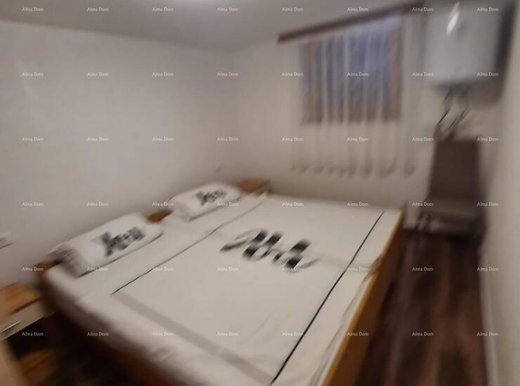 Prodaje se kuća u Fažani koja se sastoji od dva stana, idealna za stanova... — fotografija 5