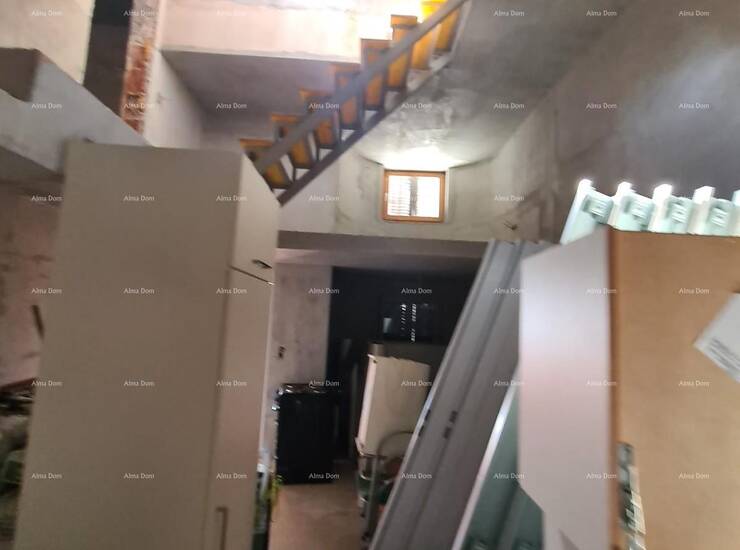 Prodaje se kuća u Fažani koja se sastoji od dva stana, idealna za stanova... — fotografija 8