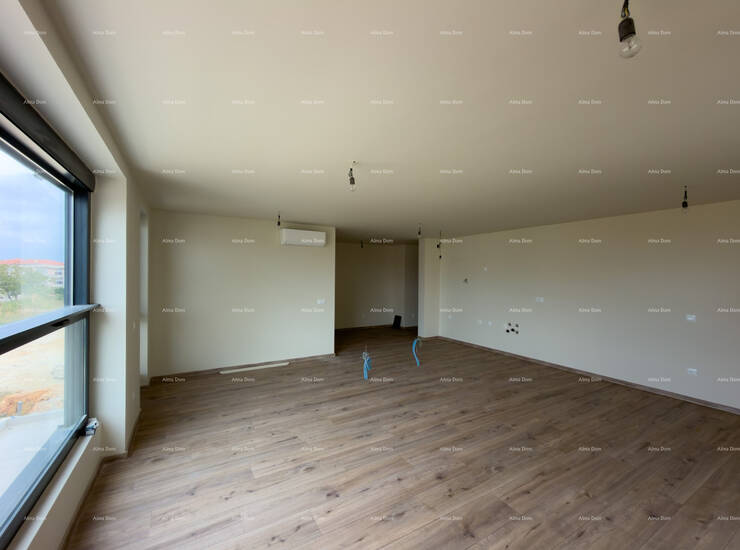 Prodajemo vrhunski stan u novoj modernoj zgradi sa bazenom. 

Stan se nalaz... — fotografija 2