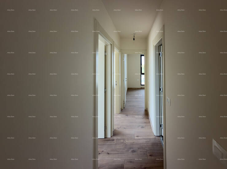 Prodajemo vrhunski stan u novoj modernoj zgradi sa bazenom. 

Stan se nalaz... — fotografija 5