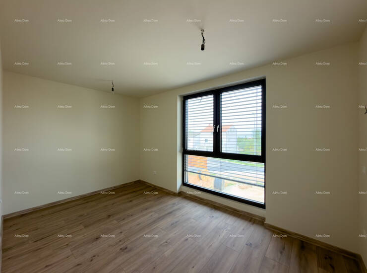 Prodajemo vrhunski stan u novoj modernoj zgradi sa bazenom. 

Stan se nalaz... — fotografija 8