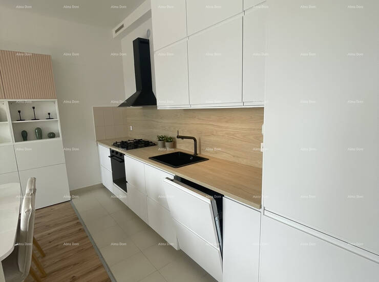 Na prodaju je prostran stan površine 88,81 m², smješten na prvom katu st... — fotografija 4