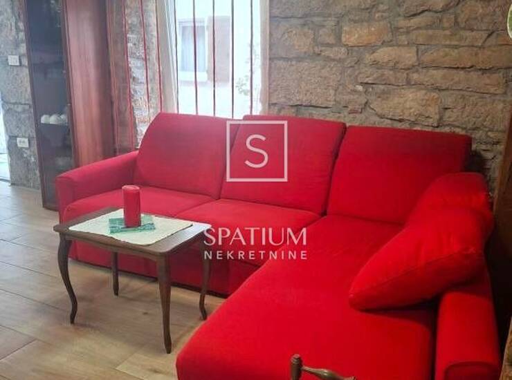 MATULJI, AUTOHTONE KUĆE ZA ODMOR S OKUĆNICOM — fotografija 2