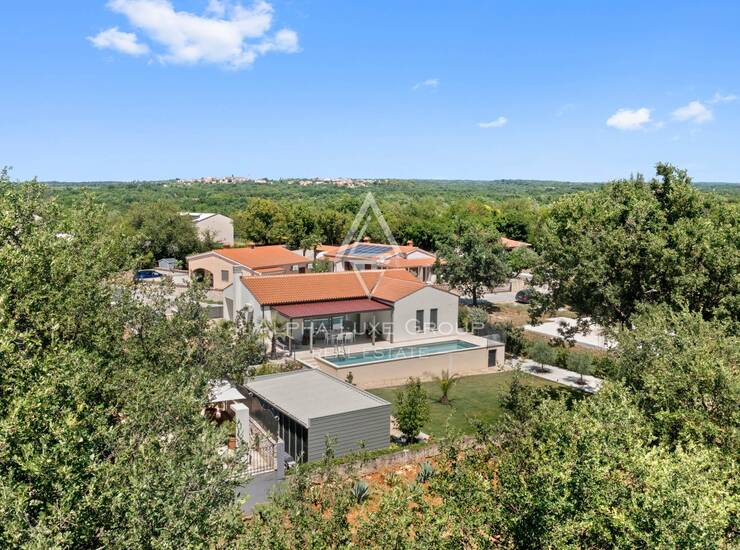 Istra, Sveti Lovreč: Moderna kuća s bazenom i vrtom — fotografija 5