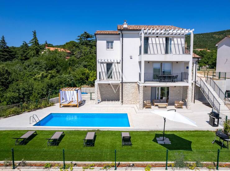 Istra, Diminići – vila s prekrasnim bazenom i panoramskim pogledom na more