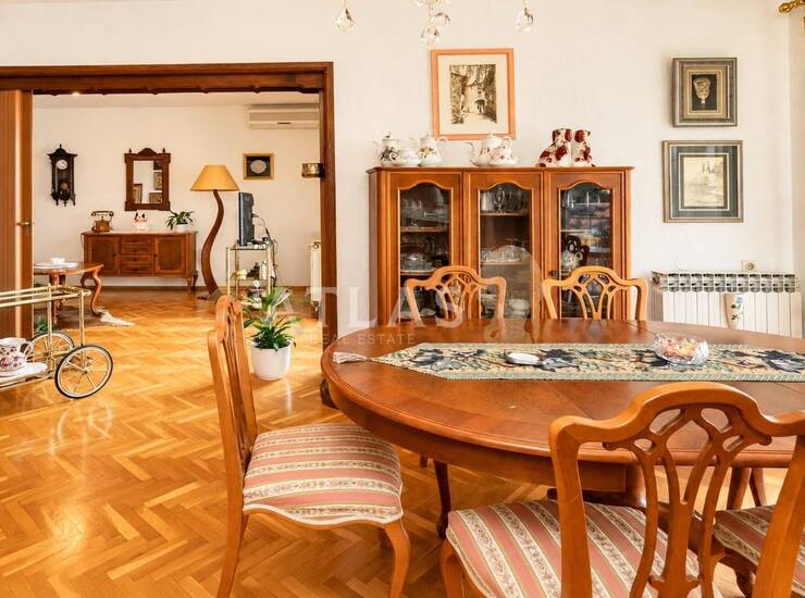 KOSTRENA – Prostrana samostojeća kuća od 300 m² s dvije stambene jedinice  — fotografija 2