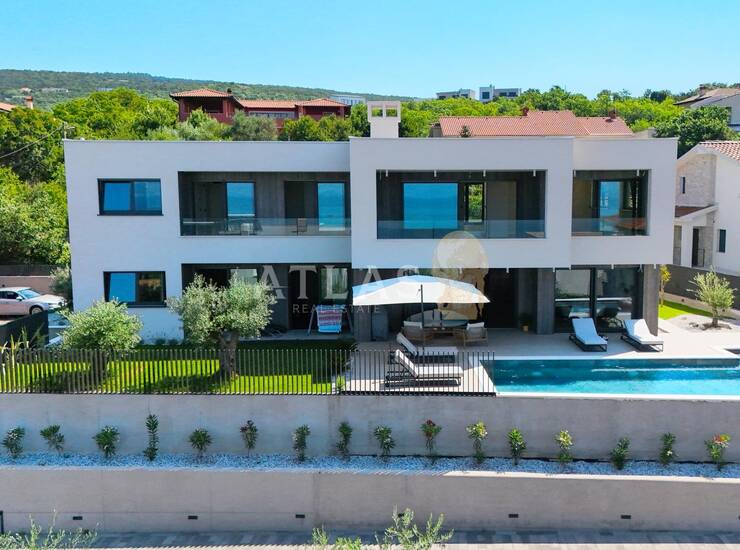 KOSTRENA – Ekskluzivna rezidencija s panoramskim pogledom na more i vrhunskom