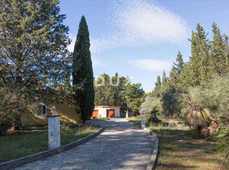 Šibenik, Bilice, Villa, 400 m², imanje 17.000 m², bazen — fotografija 4