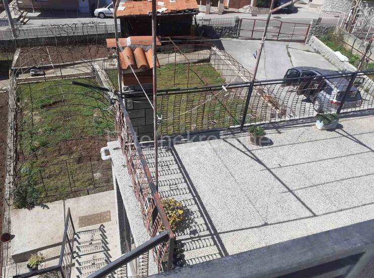 Rijeka Zapad, samostojeća kuća za renovaciju na parceli od 1800 m2, pogle — fotografija 6