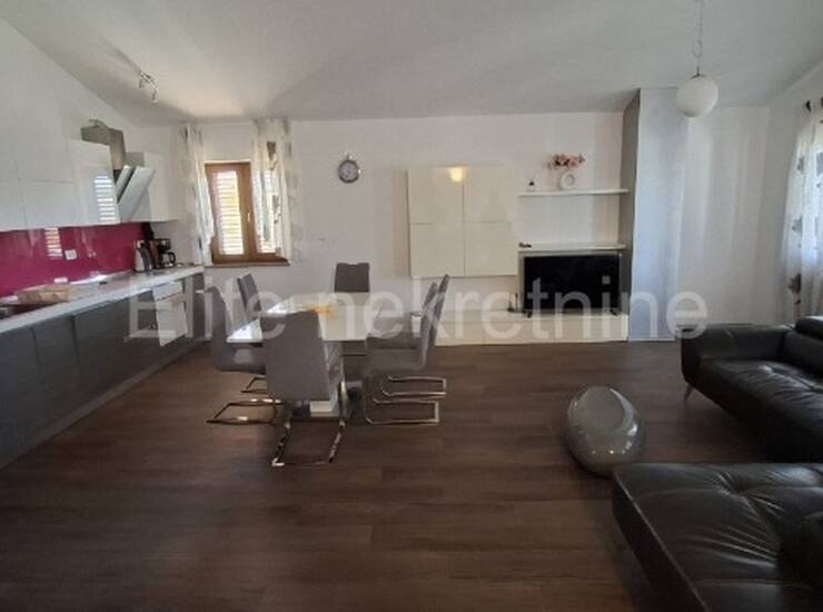 BANJOLE, Stan, 150 m2, 2 kat, velika terasa s pogledom na more, 3 sobe, ost