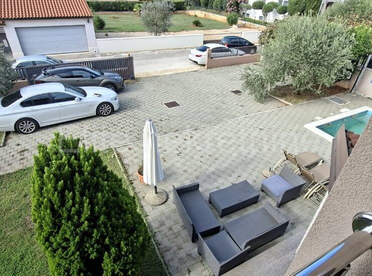 BANJOLE, stan na 1. katu, terase, 82m2, parking, 300 m od mora — fotografija 9