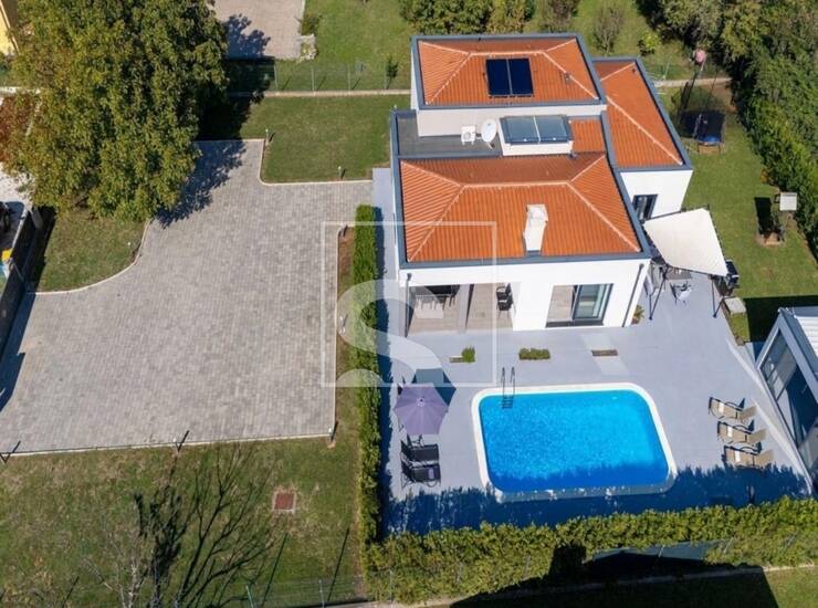 Prizemnica - grijani bazen - ljetna kuhinja - Labin
