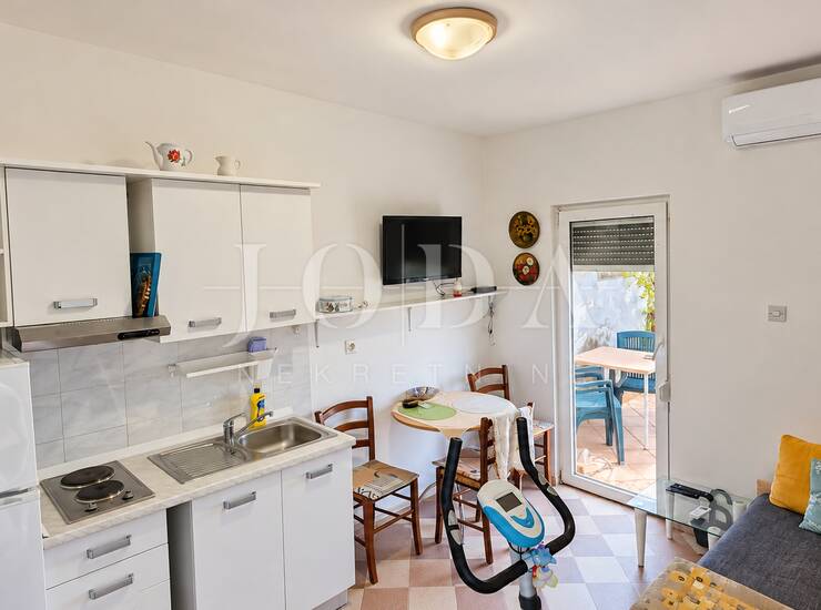 Kuća s investicijskim potencijalom | Zaleđe Crikvenice — fotografija 3
