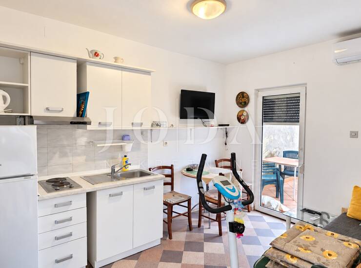 Kuća s investicijskim potencijalom | Zaleđe Crikvenice — fotografija 4