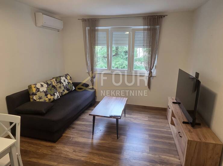 Rijeka, Donja Vežica, 54m2, 2s+db, uređen stan s lođom!