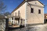 Prodajemo imanje u centru sela Štokovci blizu Savičente.

Na prodaju je g...