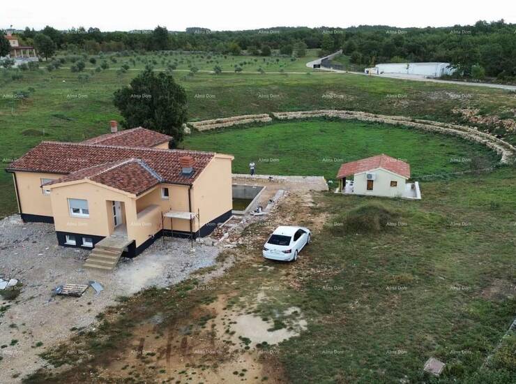 Prodajemo kuću za odmor , blizina mjesta Svetvinčenata.

U prizemlju ove ...