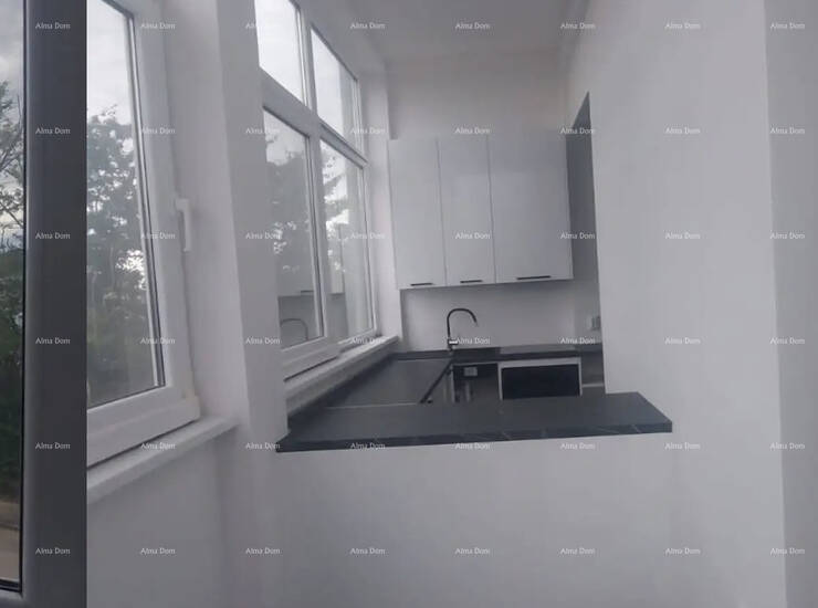 Na prodaju je stan površine 66 m², smješten u  pulskom naselju Stoja. 
S... — fotografija 2