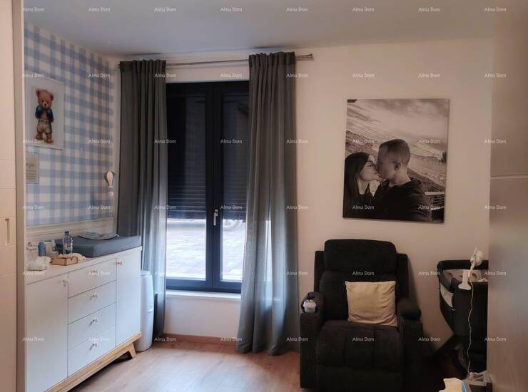 Ovaj luksuzni stan u Puli savršeno spaja moderni dizajn i blizinu mora. Sm... — fotografija 7