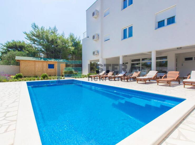Apartman S4 96 m2 PRODAJA Srima, 1. kat, parking, bazen — fotografija 4