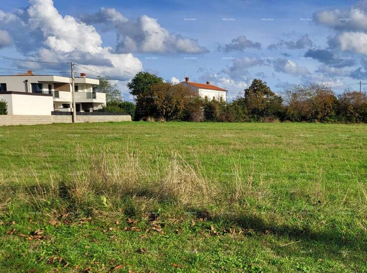 U ekskluzivnoj prodaji imamo atraktivan građevinski teren od ukupno 940 m2... — fotografija 2