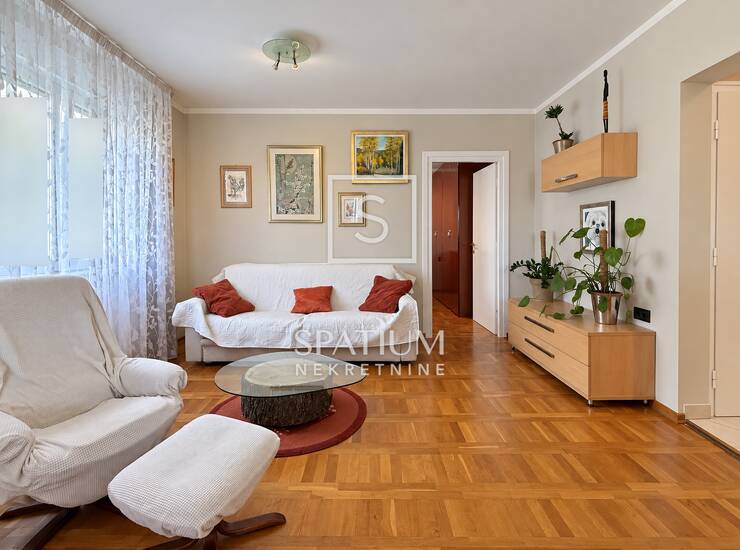 BULEVARD, STAN S POGLEDOM ZA DUGOROČNI NAJAM — fotografija 2