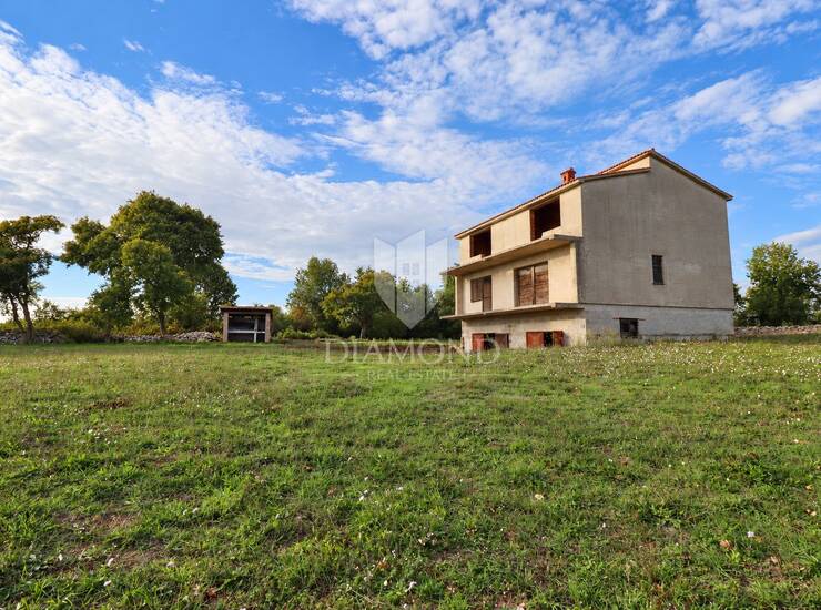 Šišan, Kuća s 4.824 m² zemljišta — fotografija 3