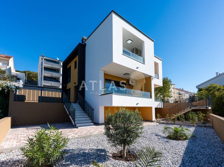 Dramalj – moderna novogradnja s okućnicom od 160 m² i pogledom na more — fotografija 2