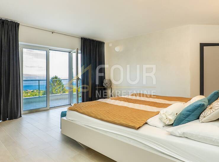 Opatija, Veprinac, samostojeća kuća s bazenom — fotografija 3