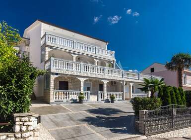 Kuca, Crikvenica, prodaja, 960000 €, 400 m2