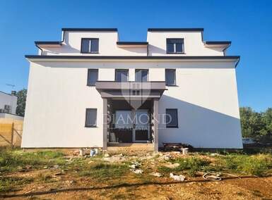 Trosoban stan, Poreč, prodaja, 214000 €, 69 m2