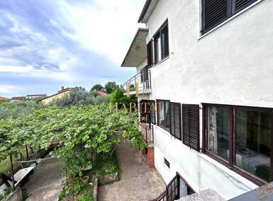 Kuca, Buje, prodaja, 450000 €, 385 m2