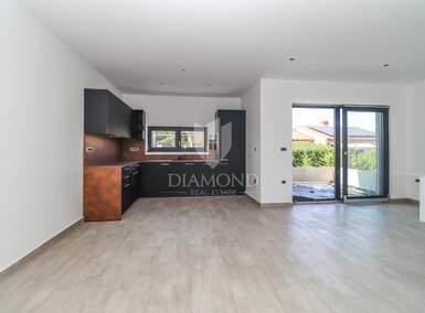 Trosoban stan, Pula, Štinjan, prodaja, 352600 €, 87 m2