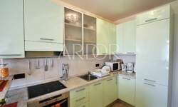 Cetvorosoban stan, Rijeka, Hosti, najam, 1300 €, 90 m2