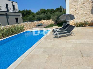 Trosoban stan, Tar-Vabriga, Tar, prodaja, 330000 €, 71 m2